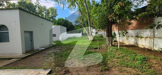 4 KANAL FULL HOUSE FOR RENT IN F-8