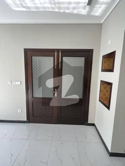 سوان گارڈن اسلام آباد میں 3 کمروں کا 1 کنال مکان 1.35 لاکھ میں کرایہ پر دستیاب ہے۔