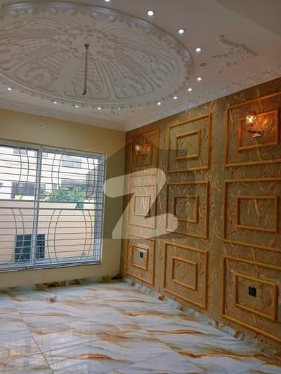 ڈی ایچ اے 9 ٹاؤن ۔ بلاک اے ڈی ایچ اے 9 ٹاؤن,ڈیفنس (ڈی ایچ اے),لاہور میں 3 کمروں کا 5 مرلہ مکان 1.25 لاکھ میں کرایہ پر دستیاب ہے۔