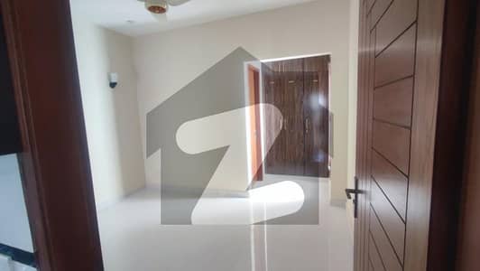 ڈی ایچ اے فیز 7 ایکسٹینشن ڈی ایچ اے ڈیفینس,کراچی میں 2 کمروں کا 5 مرلہ بالائی پورشن 1.3 لاکھ میں کرایہ پر دستیاب ہے۔