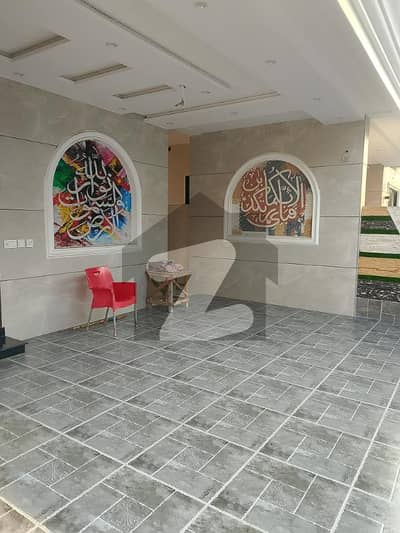 جوہر ٹاؤن فیز 2 جوہر ٹاؤن,لاہور میں 5 کمروں کا 12 مرلہ مکان 6.9 کروڑ میں برائے فروخت۔