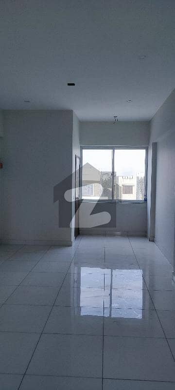 ڈی ایچ اے فیز 8 ڈی ایچ اے ڈیفینس,کراچی میں 2 مرلہ Studio دفتر 1.2 کروڑ میں برائے فروخت۔