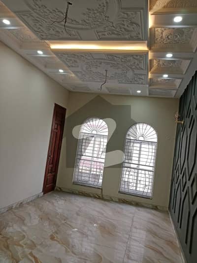 ڈی ایچ اے 9 ٹاؤن ۔ بلاک بی ڈی ایچ اے 9 ٹاؤن,ڈیفنس (ڈی ایچ اے),لاہور میں 3 کمروں کا 5 مرلہ مکان 1.25 لاکھ میں کرایہ پر دستیاب ہے۔