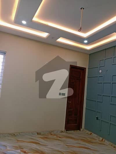 ڈی ایچ اے 9 ٹاؤن ۔ بلاک ڈی ڈی ایچ اے 9 ٹاؤن,ڈیفنس (ڈی ایچ اے),لاہور میں 3 کمروں کا 5 مرلہ مکان 1.25 لاکھ میں کرایہ پر دستیاب ہے۔