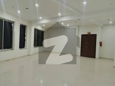 04 MARLA COMMERCIAL FLOOR AVAILABLE