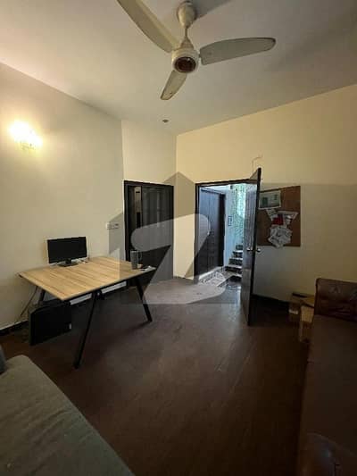 ڈی ایچ اے فیز 8 ڈی ایچ اے ڈیفینس,کراچی میں 4 کمروں کا 4 مرلہ مکان 5.2 کروڑ میں برائے فروخت۔ ڈی ایچ اے فیز 8 ڈی ایچ اے ڈیفینس,کراچی میں 4 کمروں کا 4 مرلہ مکان 5.2 کروڑ میں برائے فروخت۔