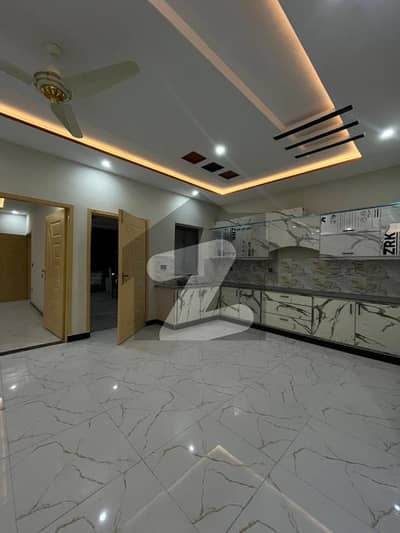 Beautiful 5.5 Marla Brand New House For Rent