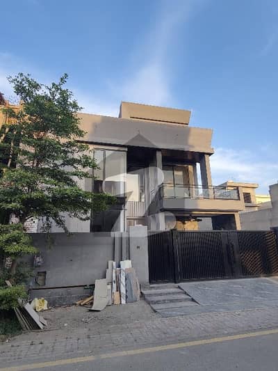 ڈریم گارڈنز ڈیفینس روڈ,لاہور میں 6 کمروں کا 10 مرلہ مکان 4.3 کروڑ میں برائے فروخت۔