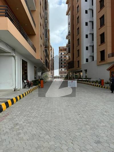 کینٹ ویو لوجز ملیر لِنک ٹُو سُپر ہائی وے,کراچی میں 4 کمروں کا 10 مرلہ فلیٹ 3.15 کروڑ میں برائے فروخت۔