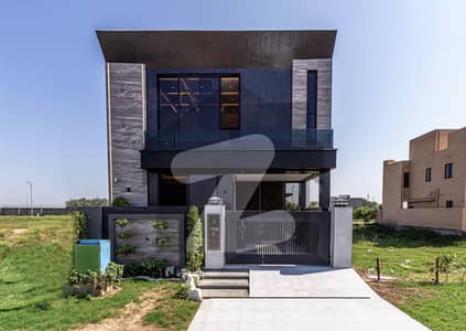 ڈی ایچ اے فیز 6 ڈیفنس (ڈی ایچ اے),لاہور میں 3 کمروں کا 5 مرلہ مکان 2.65 کروڑ میں برائے فروخت۔