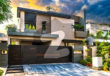 ڈی ایچ اے فیز 6 - بلاک ایل فیز 6,ڈیفنس (ڈی ایچ اے),لاہور میں 6 کمروں کا 1 کنال مکان 10.85 کروڑ میں برائے فروخت۔