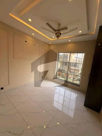 BEAUTIFUL GROUND FLOOR Flat FOR RENT AVAILABLE