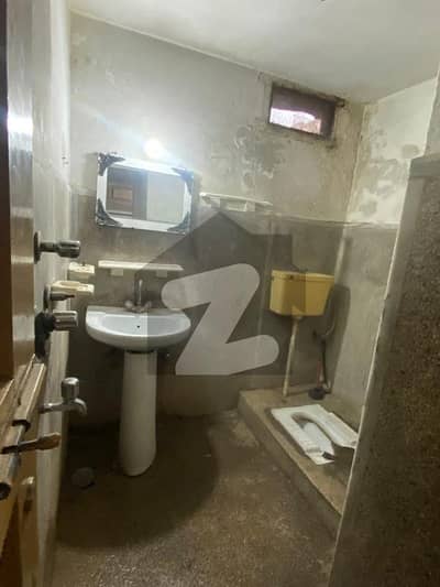 آئی ۔ 10 اسلام آباد میں 4 کمروں کا 4 مرلہ مکان 2.5 کروڑ میں برائے فروخت۔