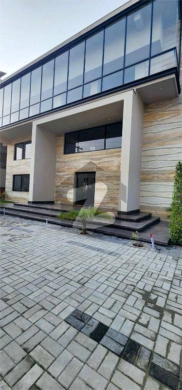 آئی ۔ 10 اسلام آباد میں 8 کنال Studio عمارت 70.0 لاکھ میں کرایہ پر دستیاب ہے۔