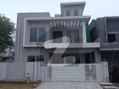 10 Marla Double Unit House For Sale