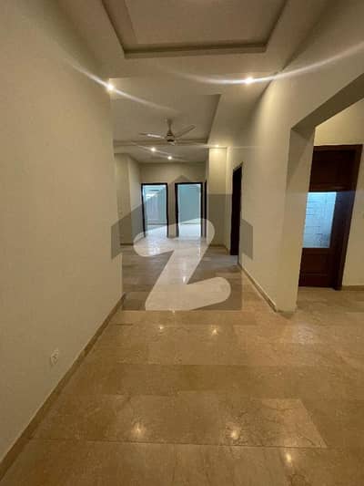 ڈی ایچ اے ڈیفینس فیز 2 ڈی ایچ اے ڈیفینس,اسلام آباد میں 3 کمروں کا 1 کنال زیریں پورشن 90.0 ہزار میں کرایہ پر دستیاب ہے۔