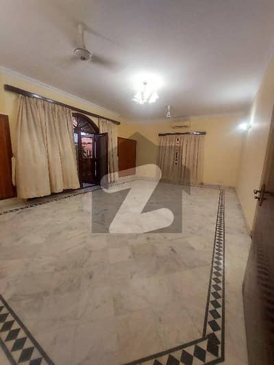 ڈی ایچ اے فیز 6 ڈی ایچ اے ڈیفینس,کراچی میں 3 کمروں کا 1 کنال بالائی پورشن 2.5 لاکھ میں کرایہ پر دستیاب ہے۔