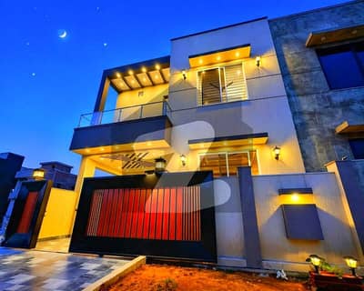 بحریہ ٹاؤن فیز 8 بحریہ ٹاؤن راولپنڈی,راولپنڈی میں 3 کمروں کا 5 مرلہ مکان 2.35 کروڑ میں برائے فروخت۔