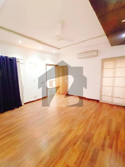 ڈی ایچ اے فیز 6 ڈیفنس (ڈی ایچ اے),لاہور میں 3 کمروں کا 1 کنال بالائی پورشن 1.2 لاکھ میں کرایہ پر دستیاب ہے۔