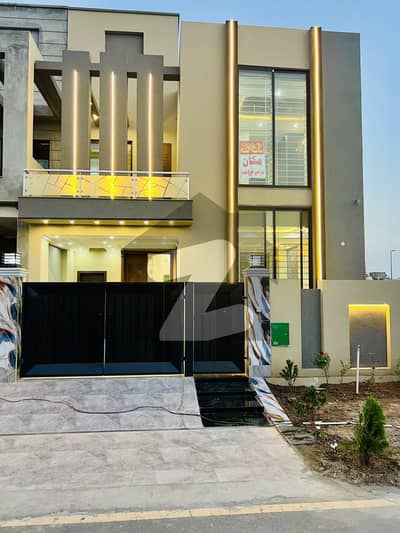 بحریہ نشیمن لاہور میں 3 کمروں کا 5 مرلہ مکان 1.65 کروڑ میں برائے فروخت۔