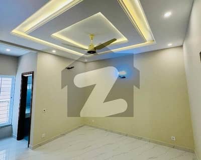 ڈی ۔ 12/3 ڈی ۔ 12,اسلام آباد میں 6 کمروں کا 10 مرلہ مکان 15.0 کروڑ میں برائے فروخت۔