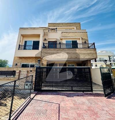 ڈی ۔ 12/3 ڈی ۔ 12,اسلام آباد میں 6 کمروں کا 10 مرلہ مکان 15.0 کروڑ میں برائے فروخت۔