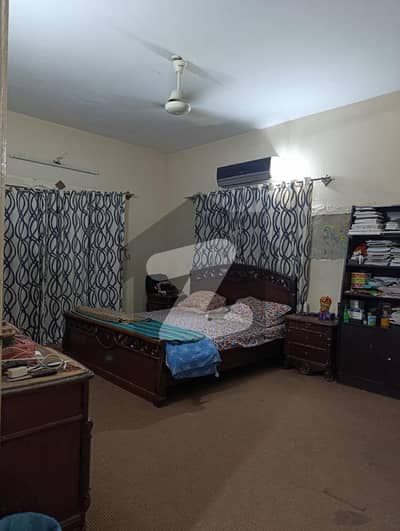 Corner 200 Square Yards 1 Unit House For Sell