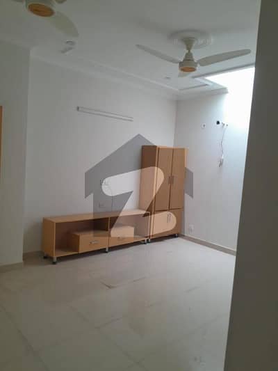 بحریہ انکلیو - سیکٹر جی بحریہ انکلیو,بحریہ ٹاؤن,اسلام آباد میں 3 کمروں کا 10 مرلہ بالائی پورشن 80.0 ہزار میں کرایہ پر دستیاب ہے۔ بحریہ انکلیو - سیکٹر جی بحریہ انکلیو,بحریہ ٹاؤن,اسلام آباد میں 3 کمروں کا 10 مرلہ بالائی پورشن 80.0 ہزار میں کرایہ پر دستیاب ہے۔