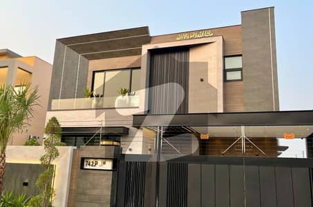 One Kanal Brand New Luxury Ultra-Modern Design House For Sale