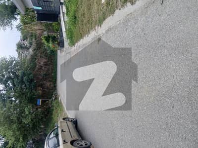 University Town Block A St 6 plot 4 5Marla