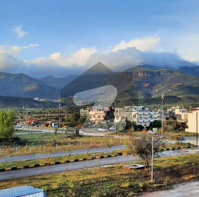 ڈی ۔ 12 مرکز ڈی ۔ 12,اسلام آباد میں 4 مرلہ Studio عمارت 6.5 کروڑ میں برائے فروخت۔