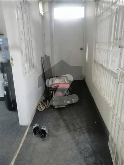 گلشن اقبال - بلاک 10-اے گلشنِ اقبال,گلشنِ اقبال ٹاؤن,کراچی میں 4 کمروں کا 7 مرلہ دفتر 65.0 ہزار میں کرایہ پر دستیاب ہے۔