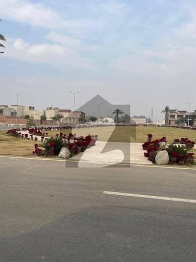 ڈیوائن انکلیو کینال روڈ,فیصل آباد میں 15 مرلہ رہائشی پلاٹ 4.5 کروڑ میں برائے فروخت۔