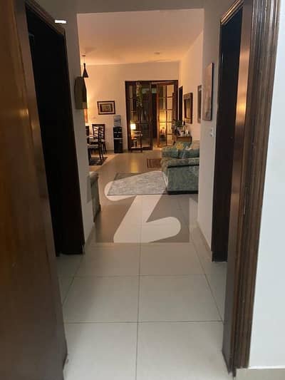 12 MARLA 4 BED ROOM APARTMENT FOR RENT BEST LOCATION AND OPEN VIEW