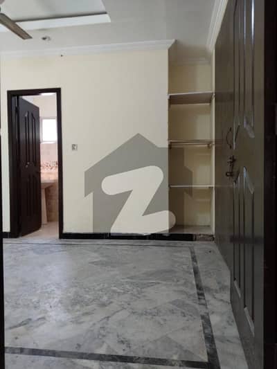 غوری ٹاؤن فیز 5بی غوری ٹاؤن,اسلام آباد میں 1 کمرے کا 1 مرلہ فلیٹ 21.0 ہزار میں کرایہ پر دستیاب ہے۔