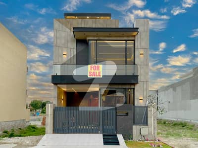 لیک سٹی ۔ سیکٹر ایم ۔ 6 لیک سٹی,رائیونڈ روڈ,لاہور میں 4 کمروں کا 5 مرلہ مکان 3.64 کروڑ میں برائے فروخت۔