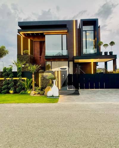 1 KANAL ULTRA MODERN FAMILY TOP LOCATION HOUSE FOR SALE OWNER NEEDY