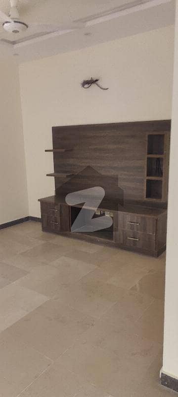 بحریہ انکلیو - سیکٹر سی 1 بحریہ انکلیو,بحریہ ٹاؤن,اسلام آباد میں 5 کمروں کا 10 مرلہ مکان 1.7 لاکھ میں کرایہ پر دستیاب ہے۔ بحریہ انکلیو - سیکٹر سی 1 بحریہ انکلیو,بحریہ ٹاؤن,اسلام آباد میں 5 کمروں کا 10 مرلہ مکان 1.7 لاکھ میں کرایہ پر دستیاب ہے۔