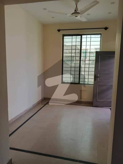 آئی ۔ 11 اسلام آباد میں 2 کمروں کا 5 مرلہ زیریں پورشن 70.0 ہزار میں کرایہ پر دستیاب ہے۔