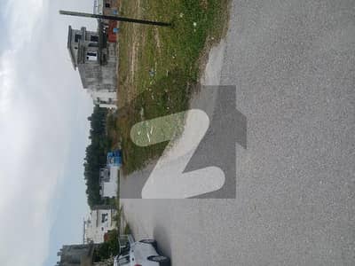 Plot In University Town Block B Street# 13