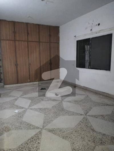 گلشنِ اقبال - بلاک 1 گلشنِ اقبال,گلشنِ اقبال ٹاؤن,کراچی میں 2 کمروں کا 5 مرلہ بالائی پورشن 35.0 ہزار میں کرایہ پر دستیاب ہے۔