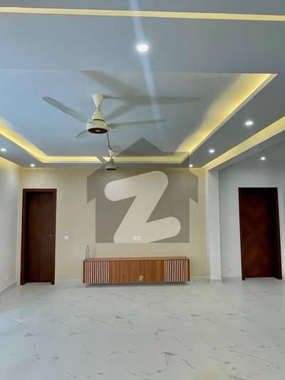 Brand New Luxury Open 4 Side Basemant For Rent