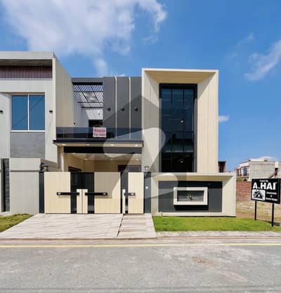 7 Marla Brand New House For Sale in Teacher Colony