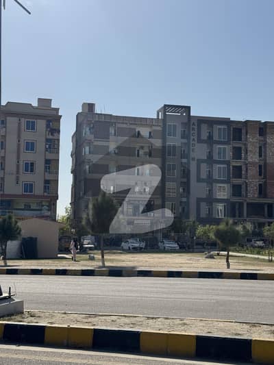 2 Bed Luxury Apartment for Sale in B-17 Islamabad   A beautifully designed and well-maintained 2-bedroom apartment is available for sale in the prime location of B-17 Islamabad. Perfect for families and investors looking for comfort, convenience, and moder