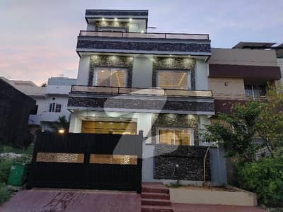 جی ۔ 13/1 جی ۔ 13,اسلام آباد میں 4 کمروں کا 4 مرلہ مکان 4.0 کروڑ میں برائے فروخت۔