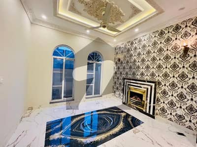 فارمانئیٹس ہاؤسنگ سکیم لاہور میں 3 کمروں کا 5 مرلہ مکان 1.75 کروڑ میں برائے فروخت۔