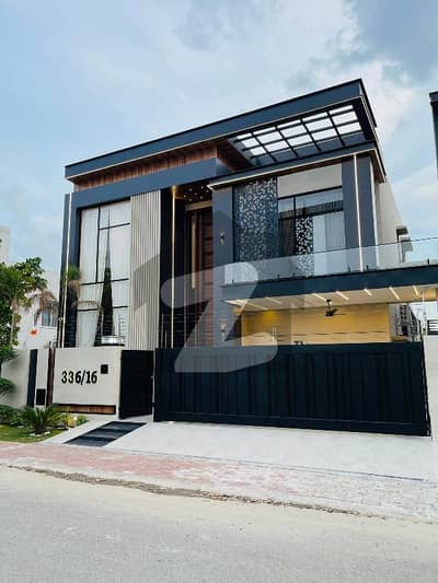 ڈی ایچ اے ڈیفینس لاہور میں 5 کمروں کا 1 کنال مکان 6.45 کروڑ میں برائے فروخت۔