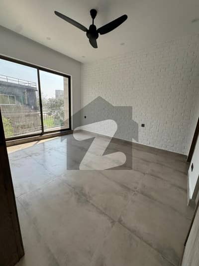 100% Orignal Add | 05 MARLA UPPER PORTION ELEGANT AND FULLY MAINTAINED SUPER HOT LOCATED IS AVAILABLE IN THE BEST BLOCK OF DHA LAHORE.
