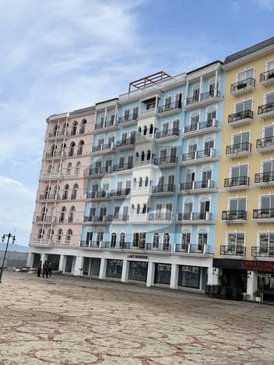 One Bed Fountain And Hill View