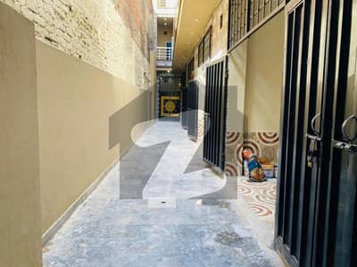 سمن آباد لاہور میں 4 کمروں کا 3 مرلہ مکان 1.5 کروڑ میں برائے فروخت۔